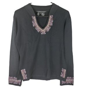 Michelle Nicole  women's sweater  black V neck B7